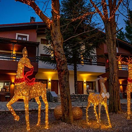 Mz Reindeer Hotel Kalívia Екстериор снимка